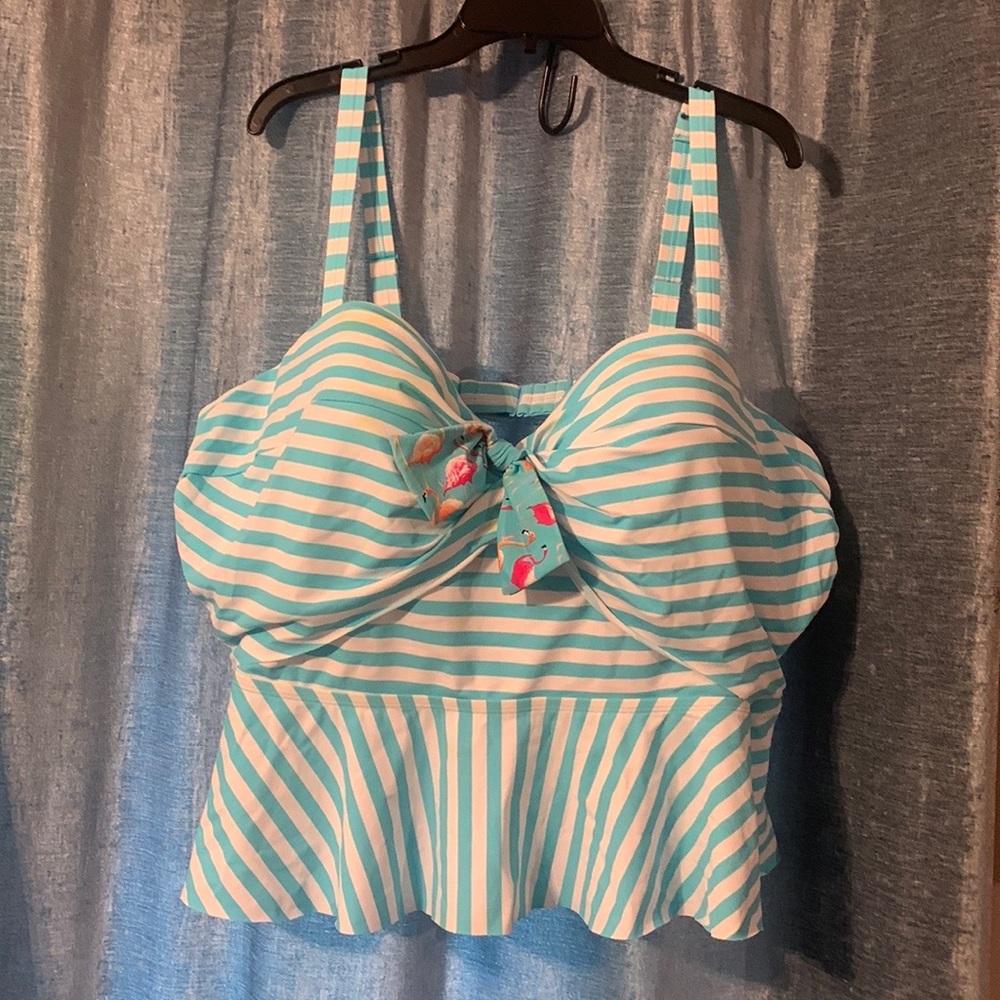 Plus size 28 torrid swim top never worn